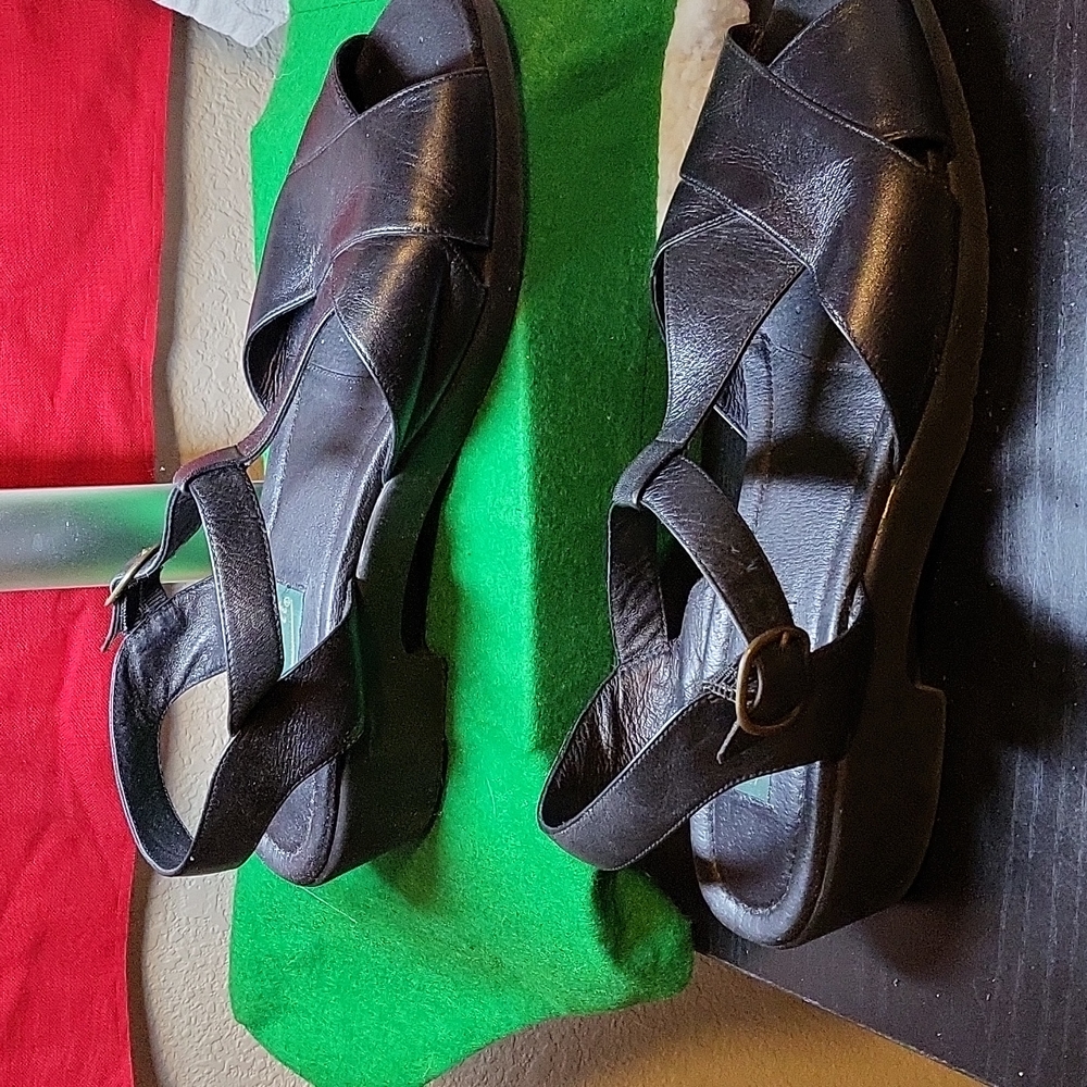 Easy Spirit black leather sandals size 12